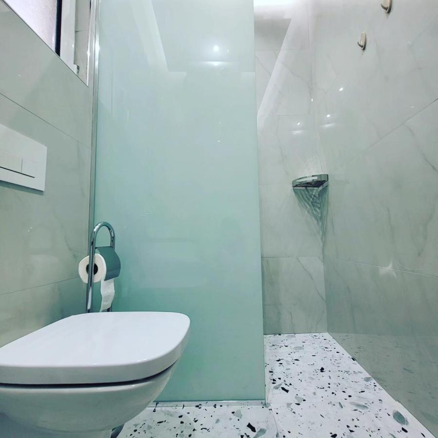 Saranda Seacret Suites Exteriör bild