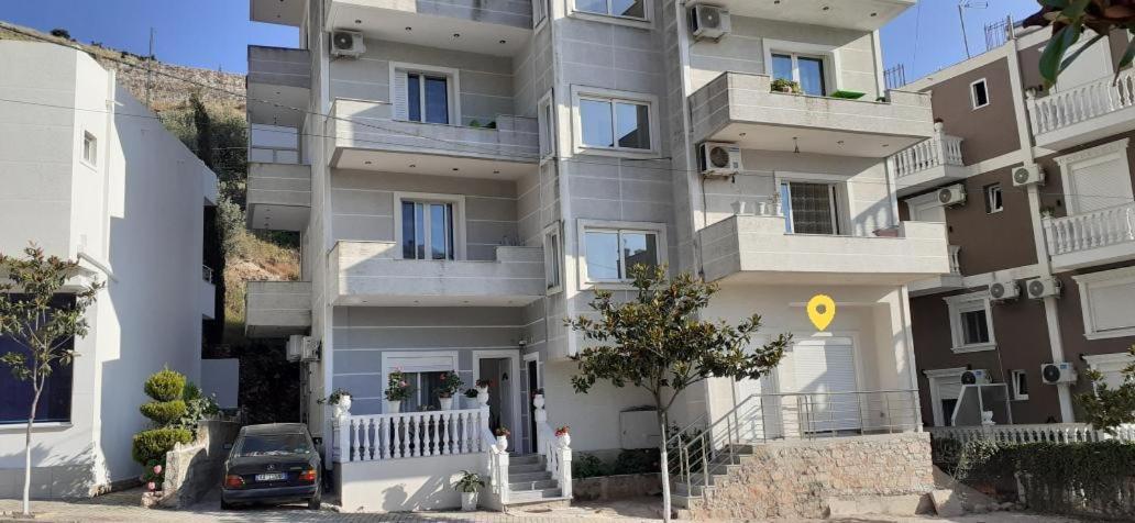 Saranda Seacret Suites Exteriör bild